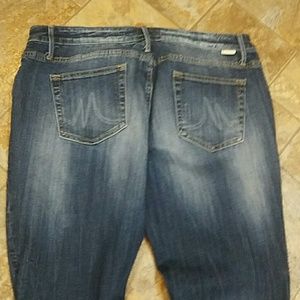 Maurices jeans